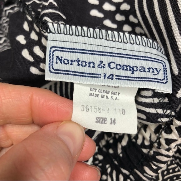 Vintage Black and White Floral / Leaf Print Skirt with Pockets Sz 14 - Picture 5 of 8